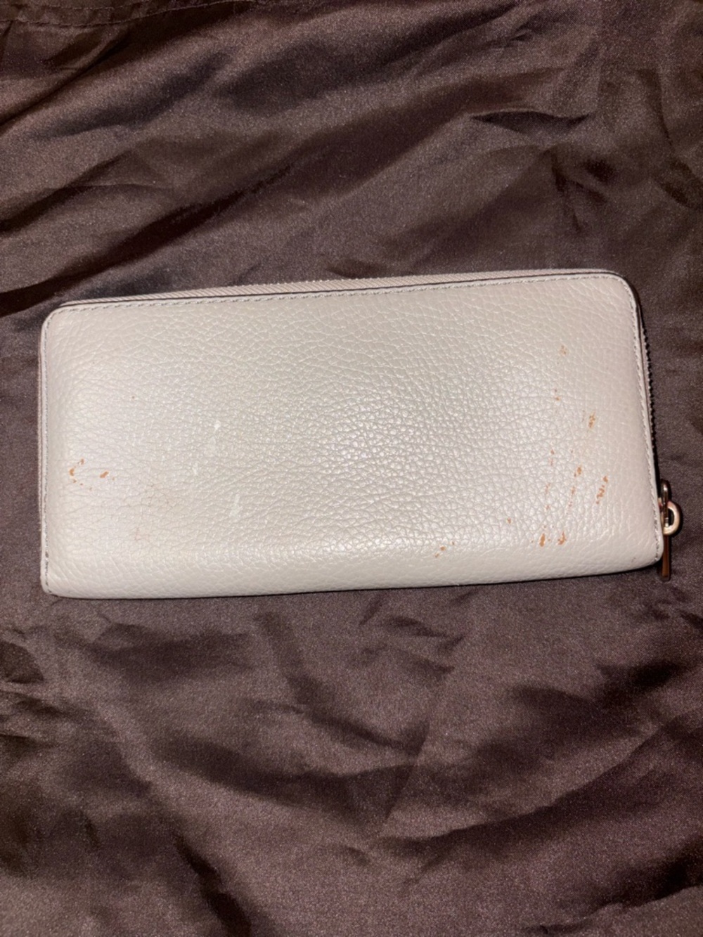 Michael Kors Cream Pebbled Leather Zip Wallet with Gold MK Emblem - Picture 2 of 4